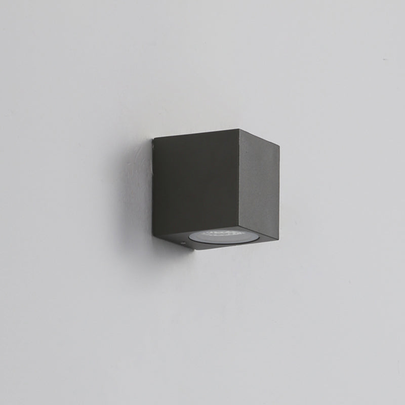 Luminária de Parede Externa Quadrada Minimalista Koraq, Preta