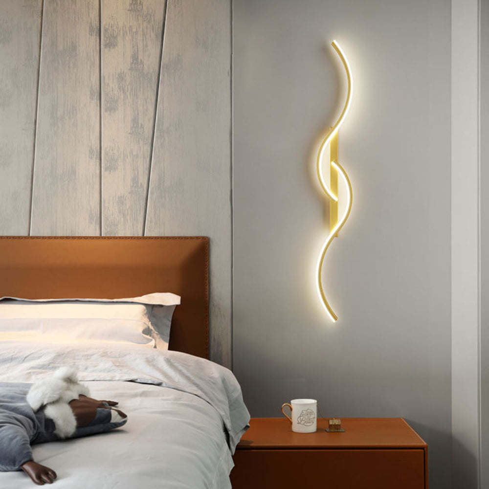 Candeeiro de Parede Vireth Onda Linear Moderna para Quarto, Preto/Dourado
