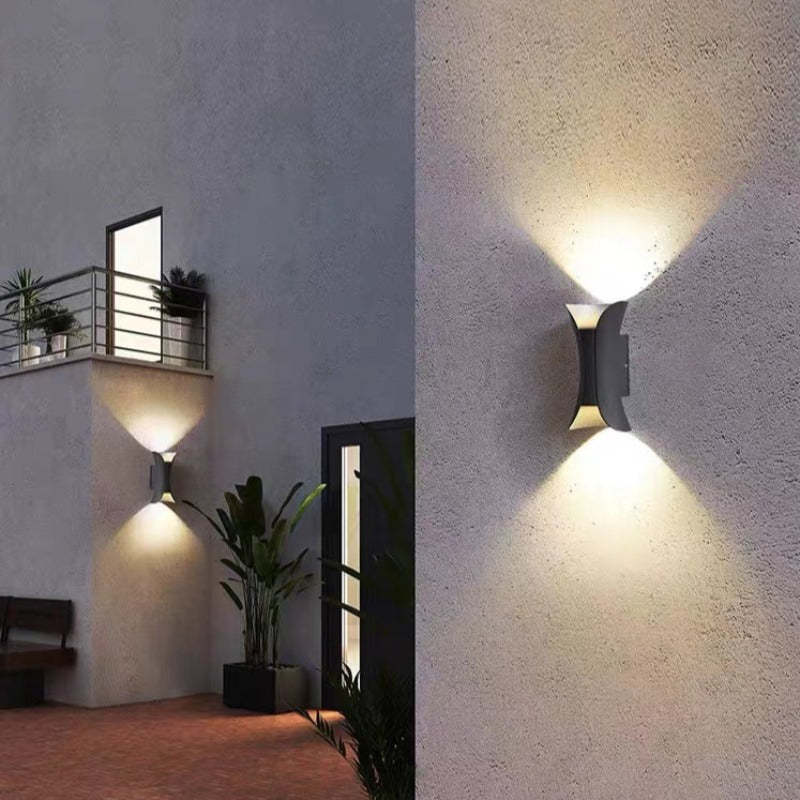 Arandela LED Externa Curva Calyxor
