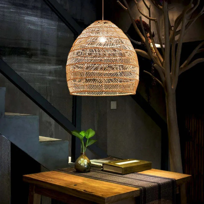 Luminária Pendente Lixi de Bambu e Rattan Feita à Mão