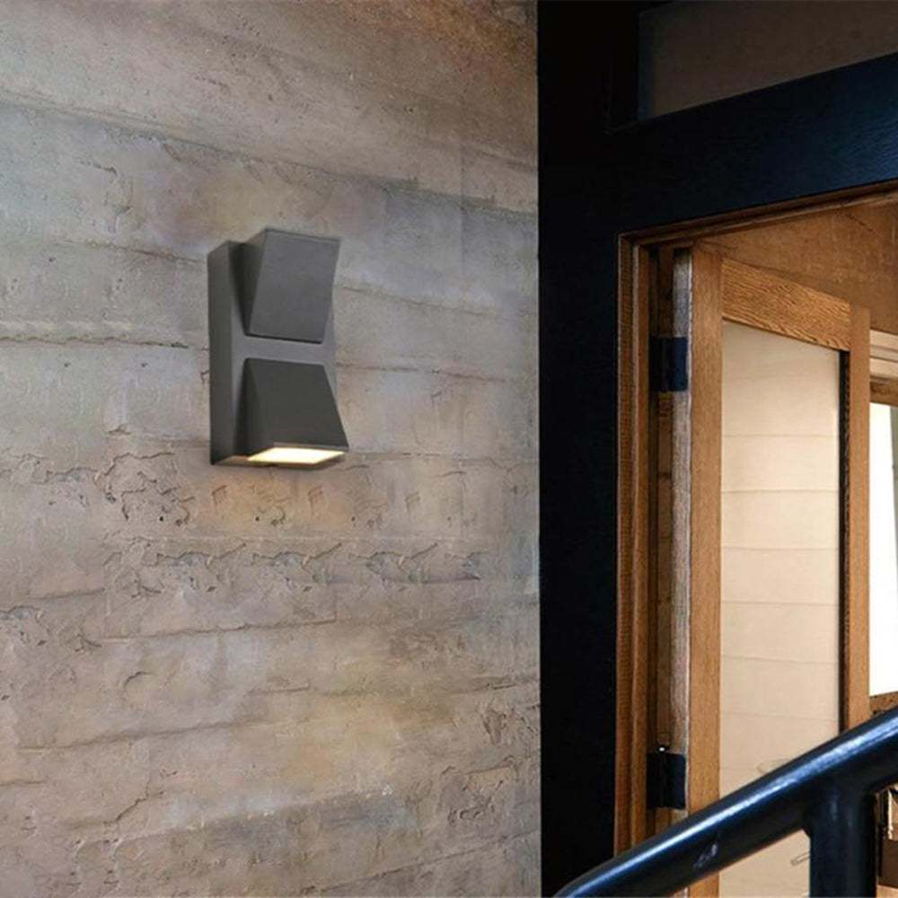 Terin Luminária de Parede Externa LED Preta Moderna