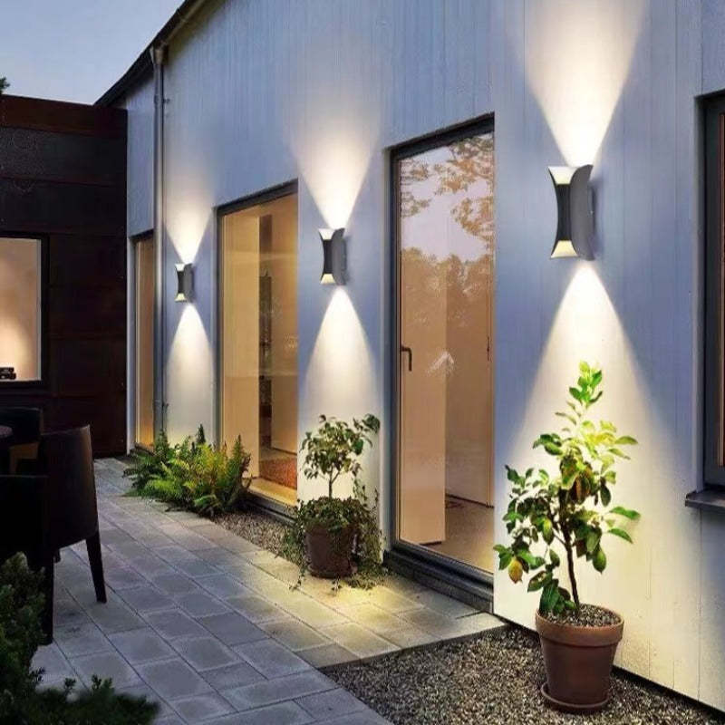 Arandela LED Externa Curva Calyxor
