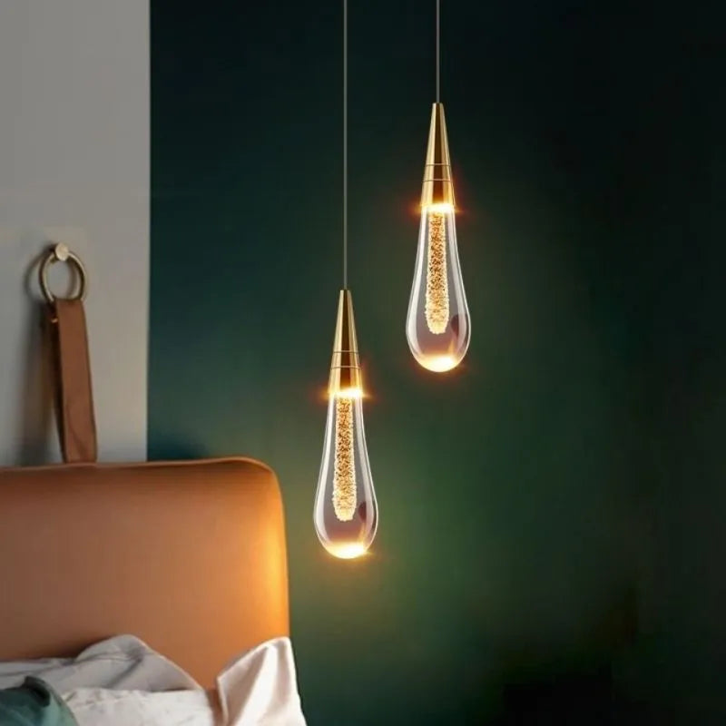 Pendente Eloria com Gota de Cristal Dourado