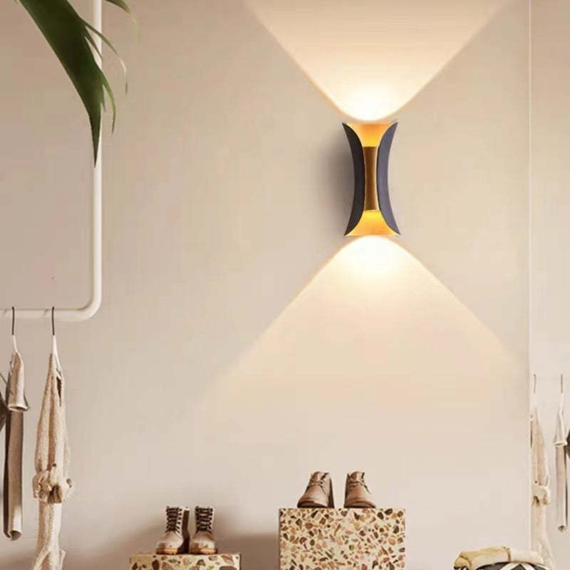 Arandela LED Externa Curva Calyxor